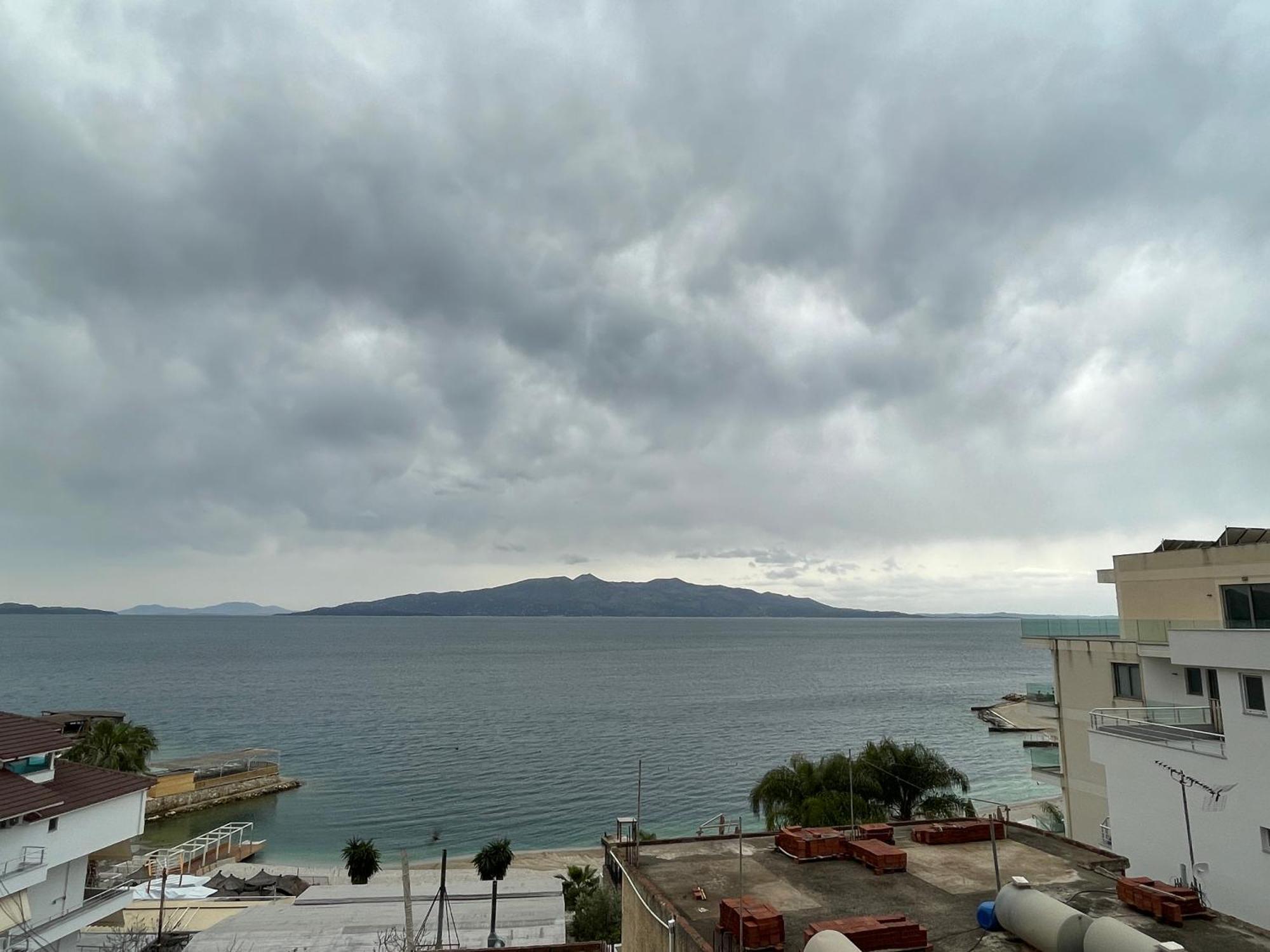 Susy Sea View Apartment Sarande Bagian luar foto